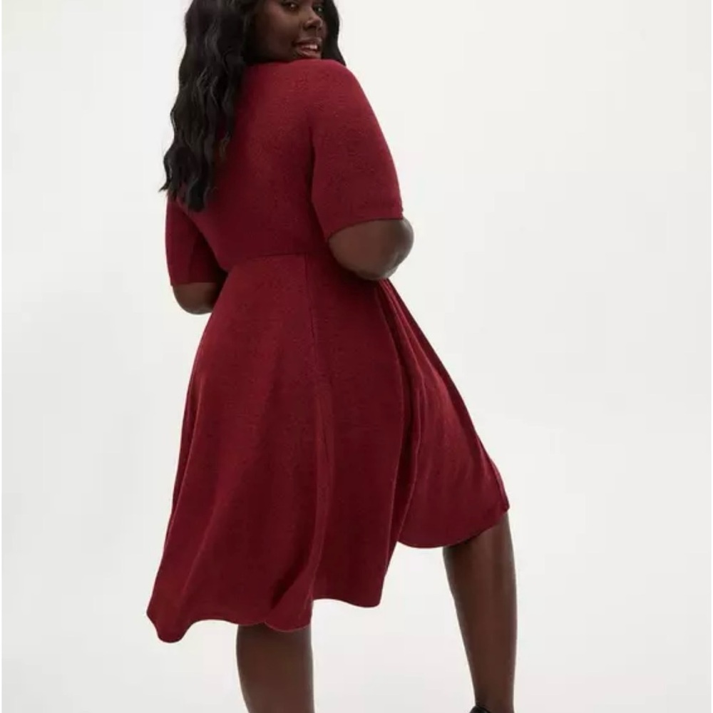Torrid Women’s 18/20 Super Soft Plush Red Short Sleeve Knee Length Knit Dress - Picture 2 of 12